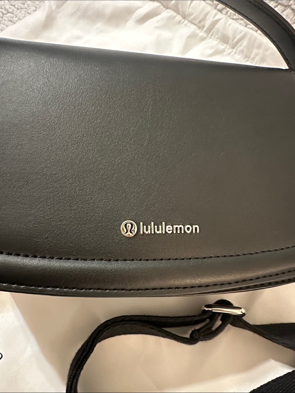 lululemon athletica Leather Alternative Mini Bag 1.2 L - Picture 5 of 12